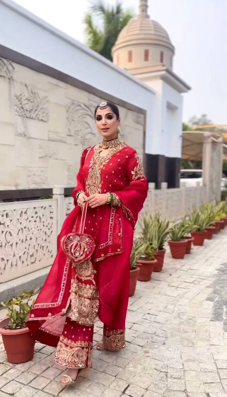 Red Embroidered Traditional Suit Set with Dupatta