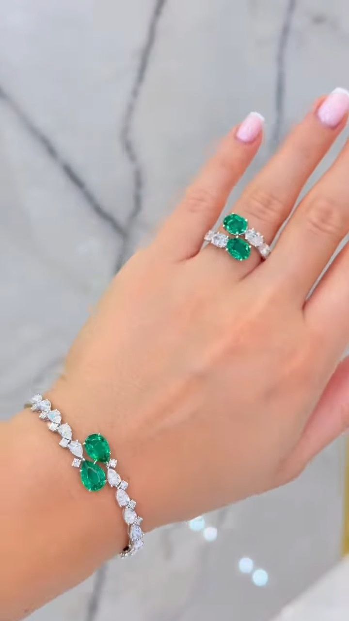 Dual Emerald Oval Stone Diamond-Style Ring