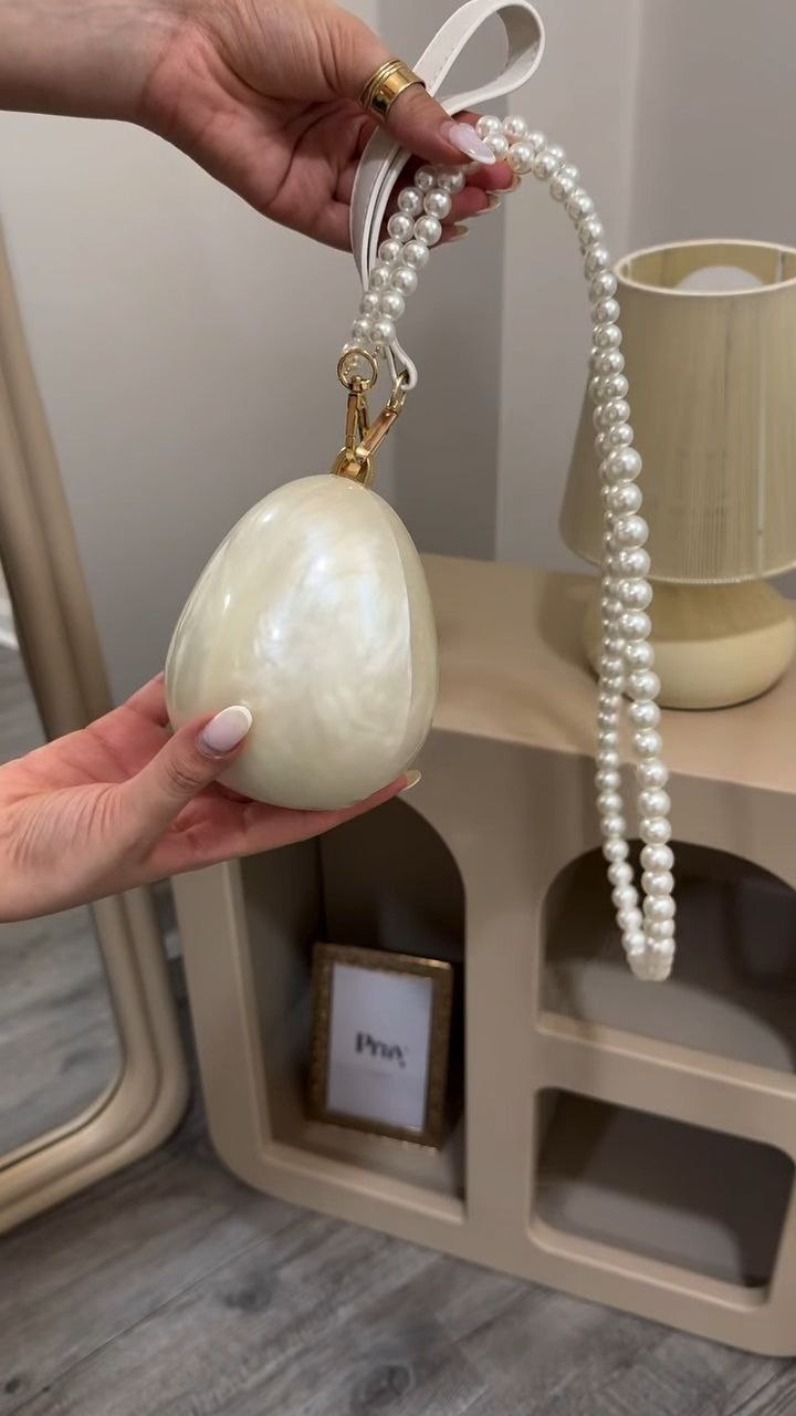 Elegant Pearl Finish Clutch with Gold Chain Strap