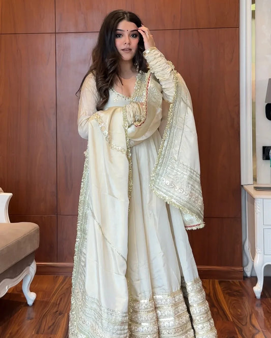 Beautiful Neha's Off White Colour Trending Anarkali Suit Set