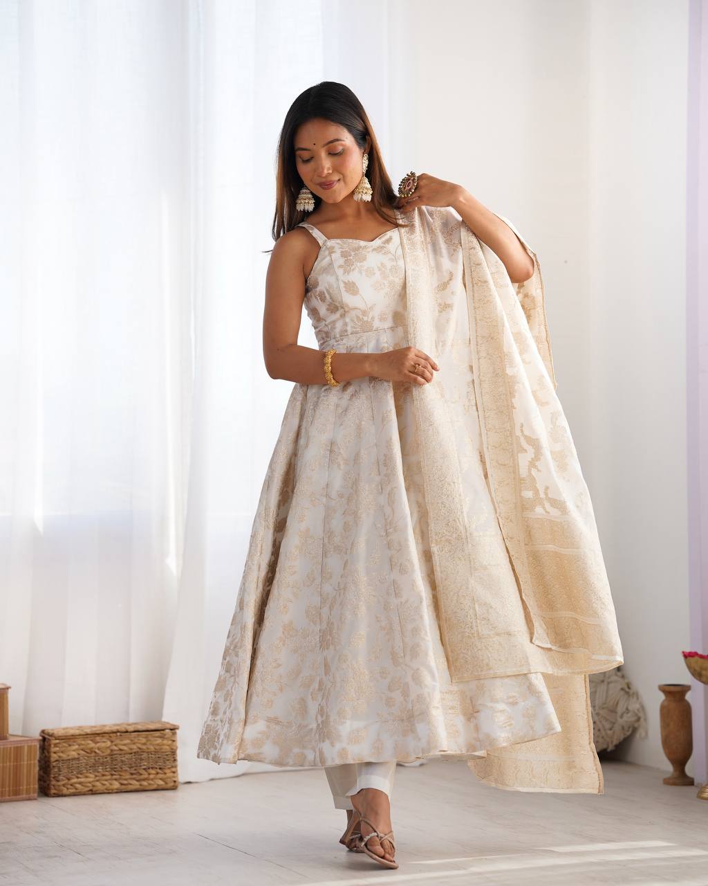 Off-White Banarasi Jacquard Dola Silk Fully Flared Anarkali Suit Set