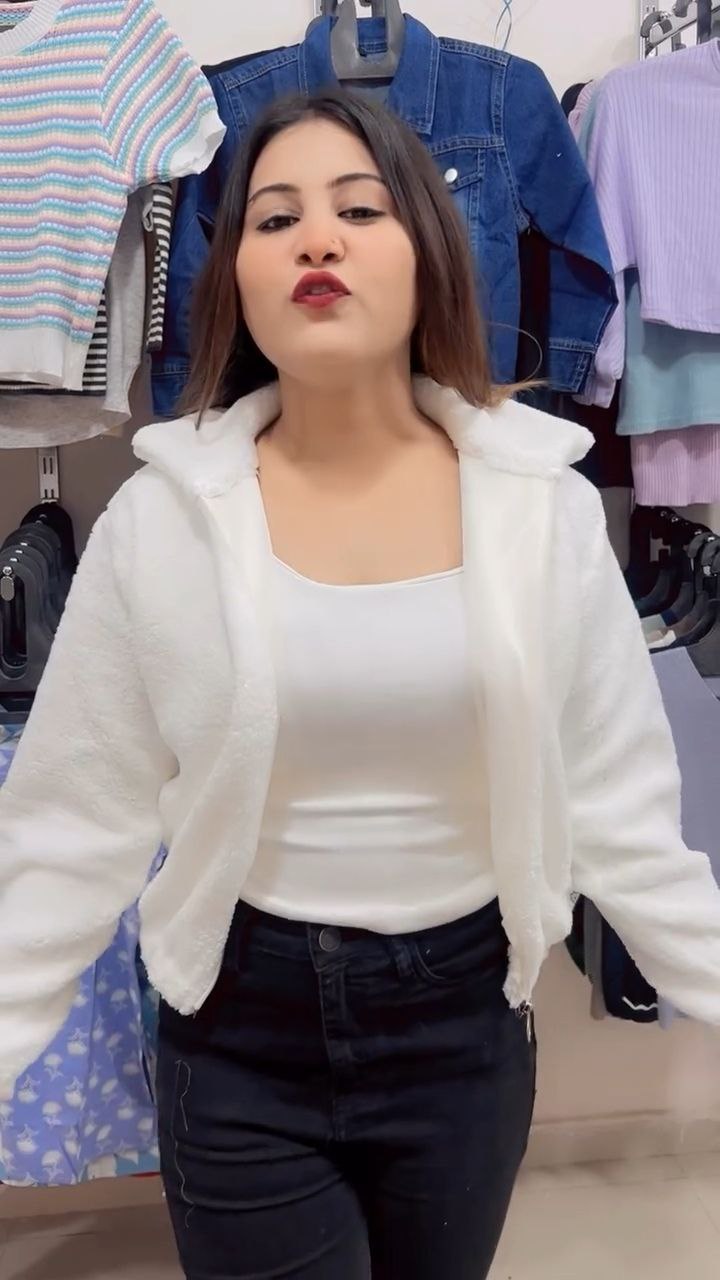 Women’s Plush Faux Fur Cropped Winter Jacket