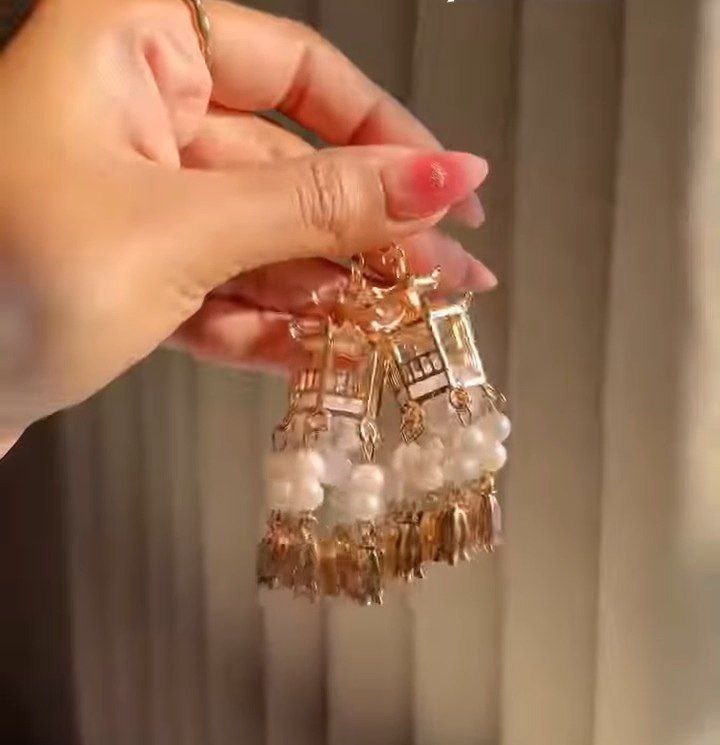 Elegant Pearl Drop Earrings with Gold Accents