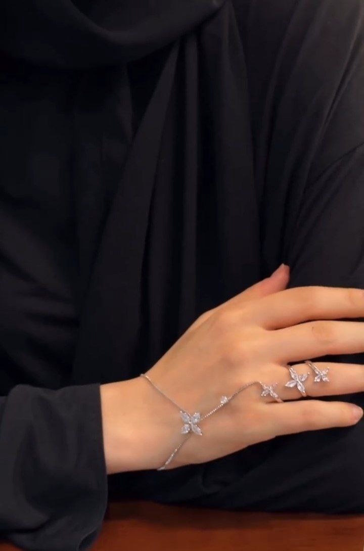 Floral Crystal Hand Harness Ring Bracelet
